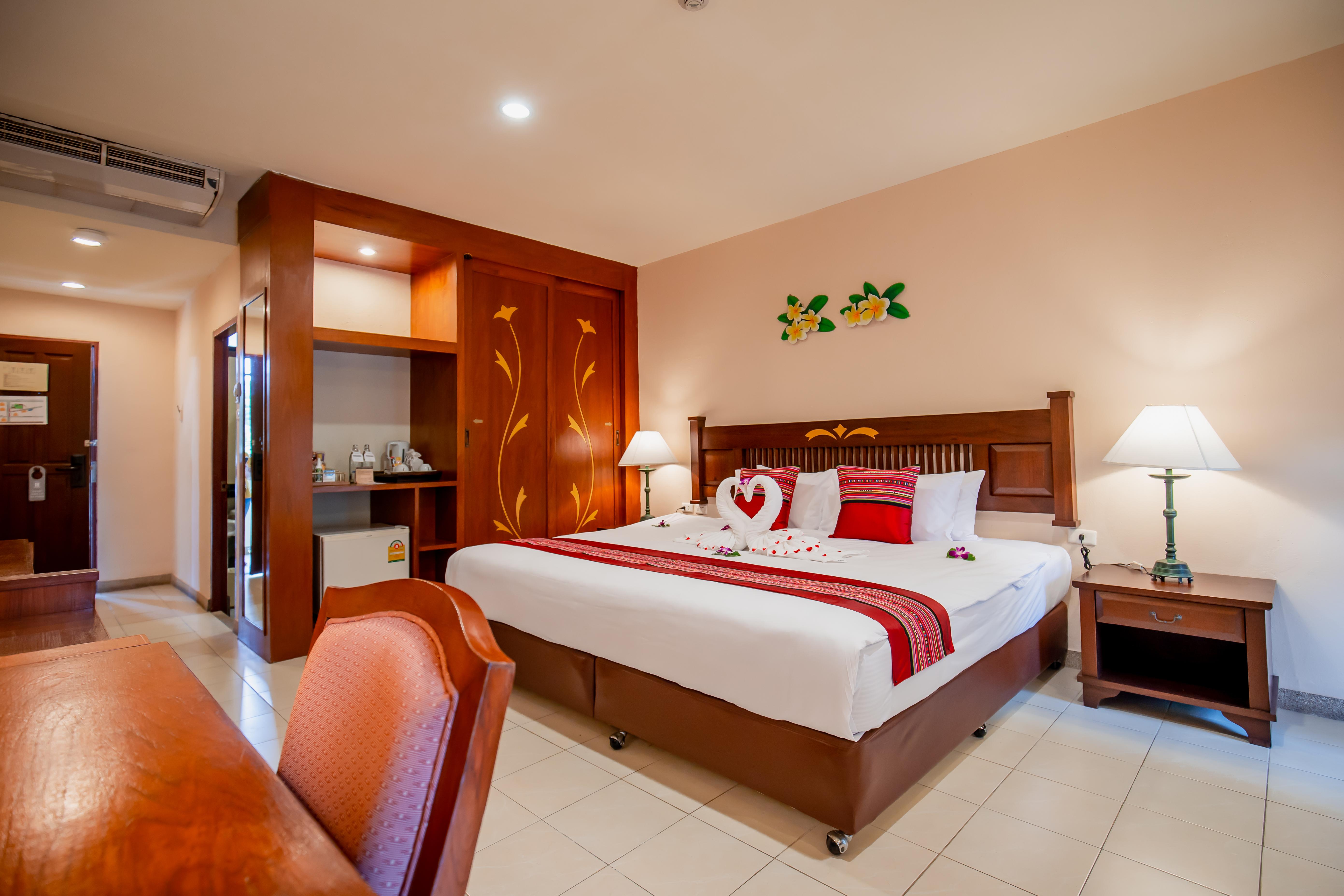 Hyton Leelavadee 4* Phuket
